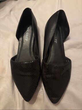 AEROSOLES Black Pointed D'Orsay Flats with Snake-Print Vamps